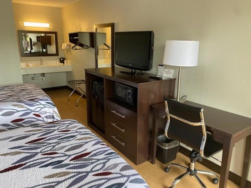 Days Inn by Wyndham Somerset - image 5