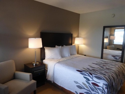 Days Inn by Wyndham Somerset - image 7