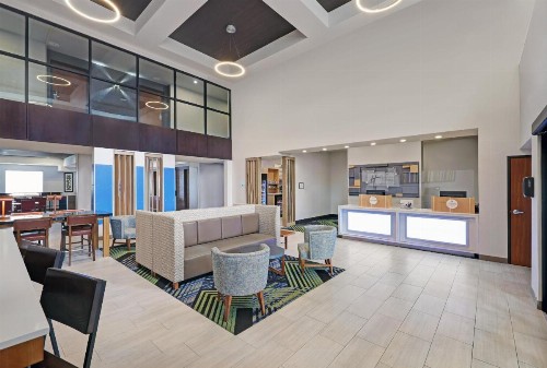 Holiday Inn Express Newport an IHG Hotel - image 11
