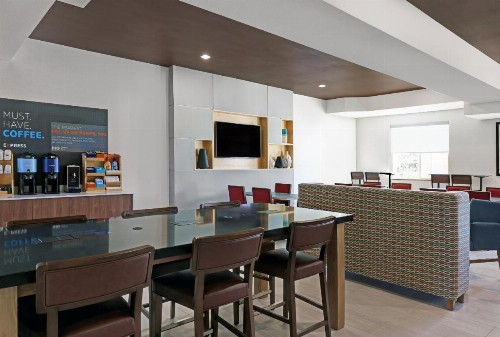 Holiday Inn Express Newport an IHG Hotel - image 12