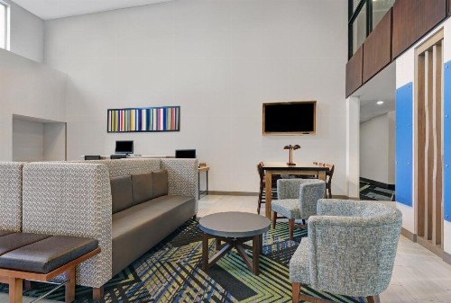 Holiday Inn Express Newport an IHG Hotel - image 14