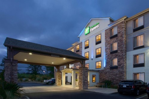 Holiday Inn Express Newport an IHG Hotel - image 24