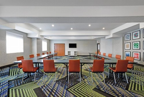 Holiday Inn Express Newport an IHG Hotel - image 26
