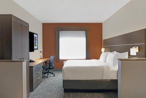 Holiday Inn Express Newport an IHG Hotel - image 33