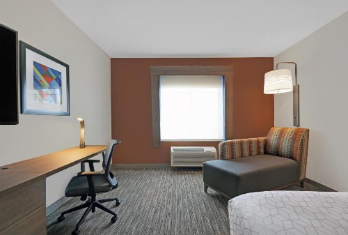 Holiday Inn Express Newport an IHG Hotel - image 34