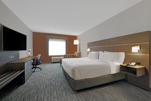Holiday Inn Express Newport an IHG Hotel - image 47