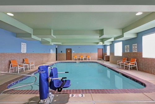 Holiday Inn Express Newport an IHG Hotel - image 6