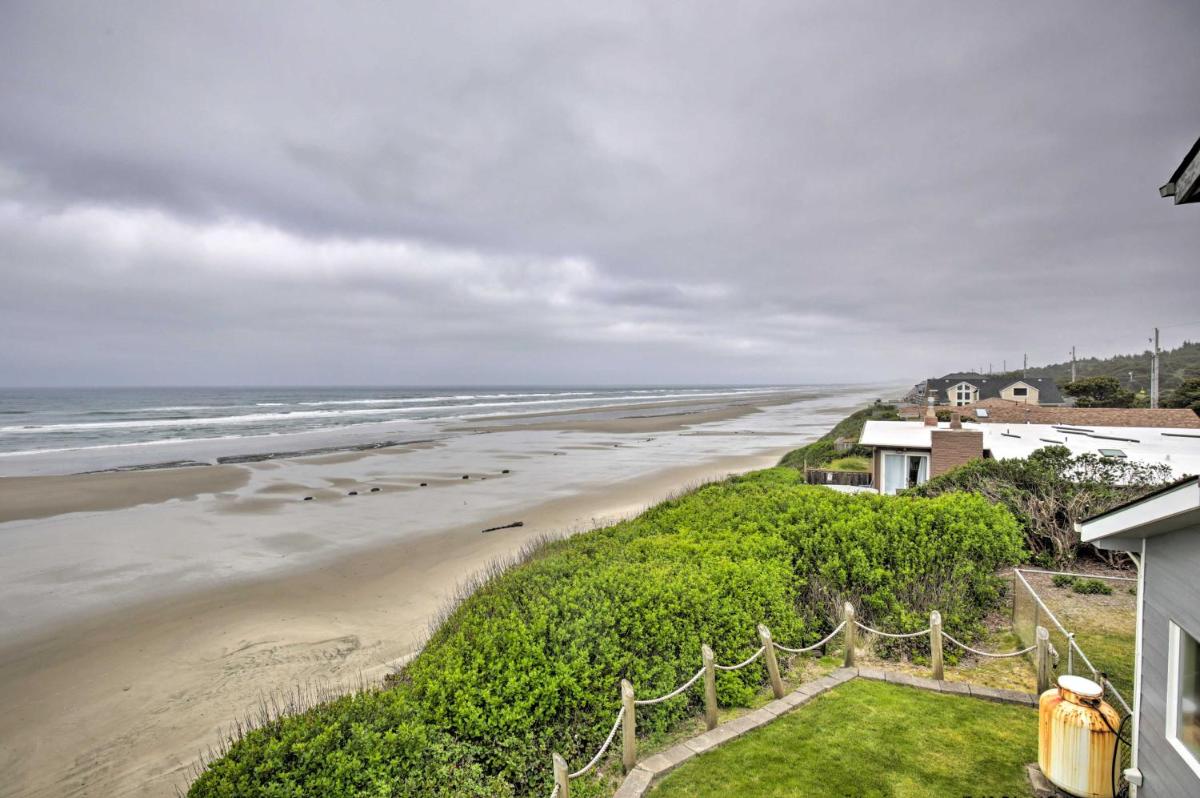 Oceanfront South Beach Home with Hot Tub and Sauna - image 6