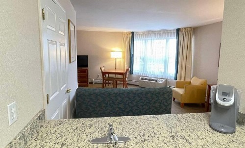 Smart Suites Ascend Hotel Collection - image 11