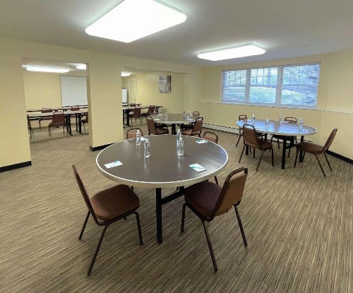 Smart Suites Ascend Hotel Collection - image 12