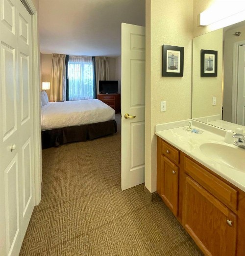 Smart Suites Ascend Hotel Collection - image 13