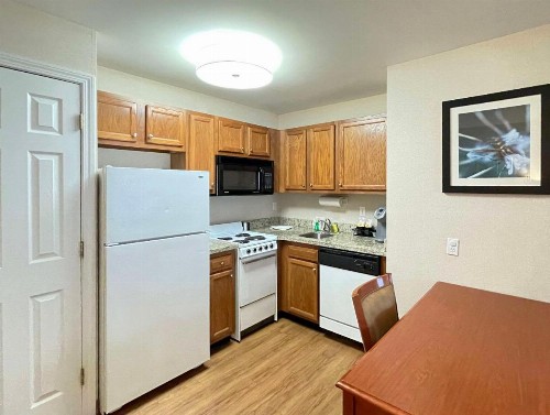 Smart Suites Ascend Hotel Collection - image 17