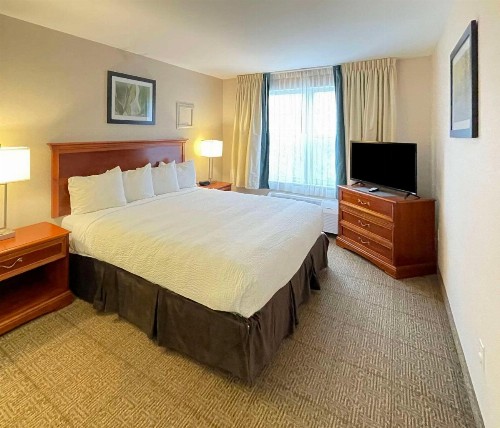 Smart Suites Ascend Hotel Collection - image 27