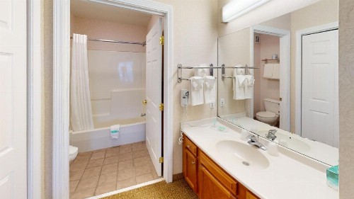 Smart Suites Ascend Hotel Collection - image 34