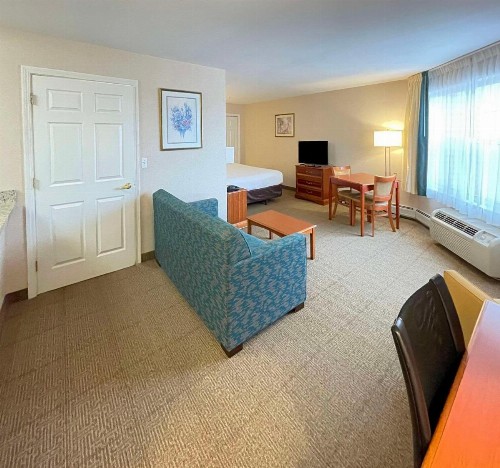 Smart Suites Ascend Hotel Collection - image 42