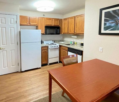 Smart Suites Ascend Hotel Collection - image 6