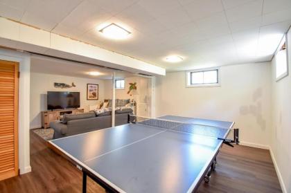 606 GAME ROOM Large backyard with deck 10 min walk to Nantucket Sound - image 4
