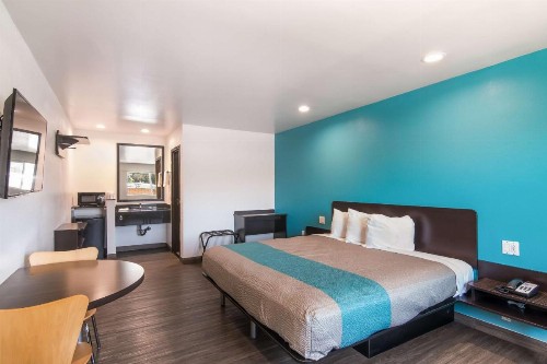Motel 6-South El Monte CA - Los Angeles - image 10