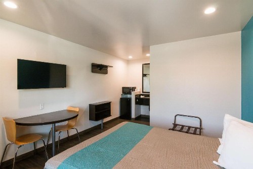 Motel 6-South El Monte CA - Los Angeles - image 25