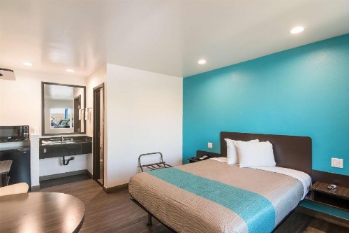 Motel 6-South El Monte CA - Los Angeles - image 32
