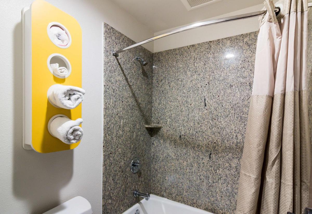 Motel 6-South El Monte CA - Los Angeles - image 7