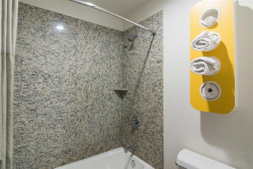 Motel 6-South El Monte CA - Los Angeles - image 8