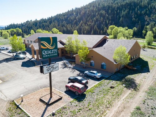 Quality Inn & Suites - image 1