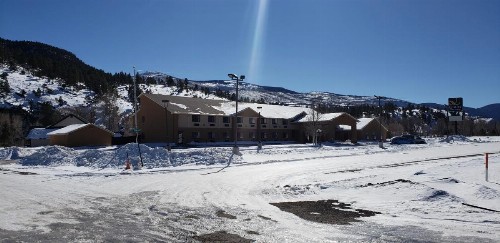 Quality Inn & Suites - image 11
