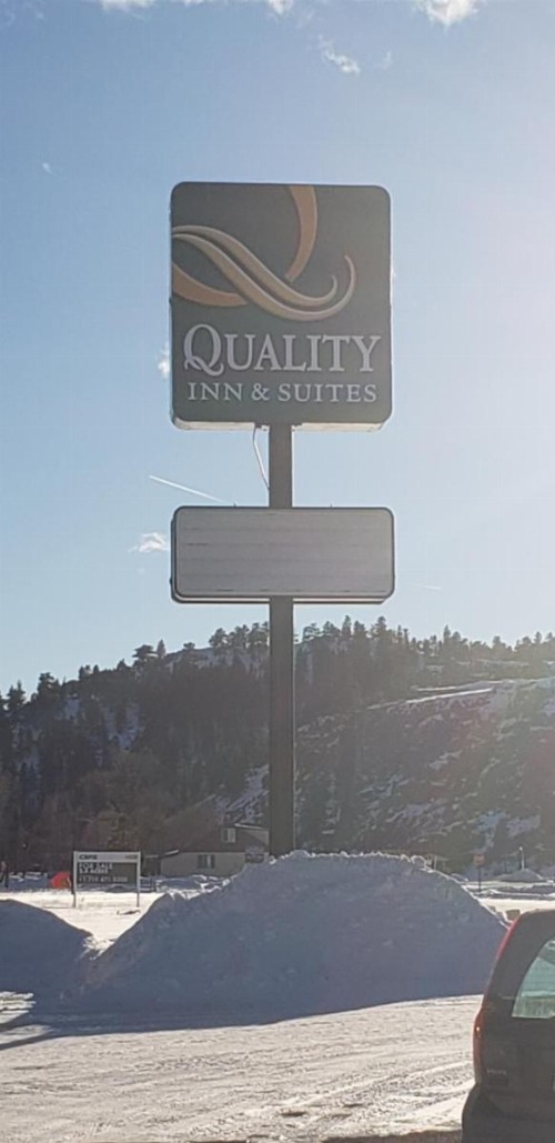 Quality Inn & Suites - image 29