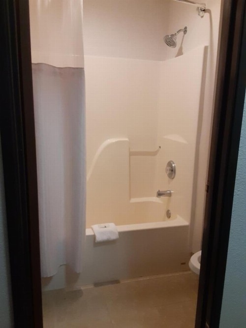 Quality Inn & Suites - image 45