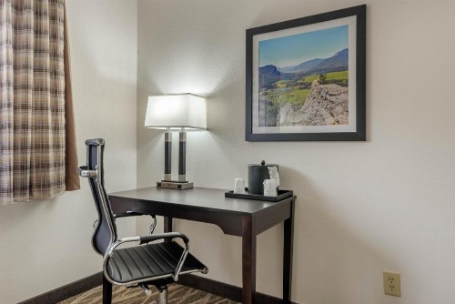 Quality Inn & Suites - image 8