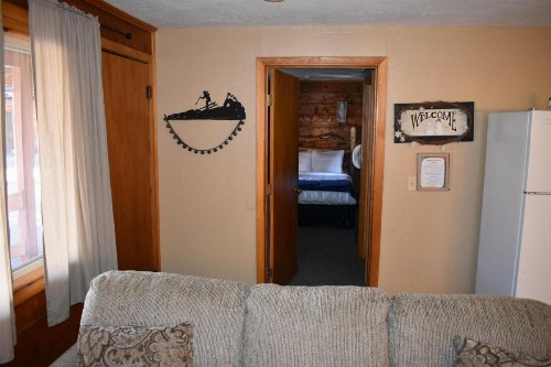 Ute Bluff Lodge Cabins & RV Park - image 10