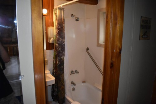 Ute Bluff Lodge Cabins & RV Park - image 12
