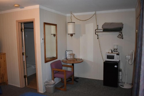 Ute Bluff Lodge Cabins & RV Park - image 2