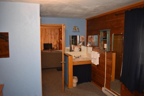 Ute Bluff Lodge Cabins & RV Park - image 5