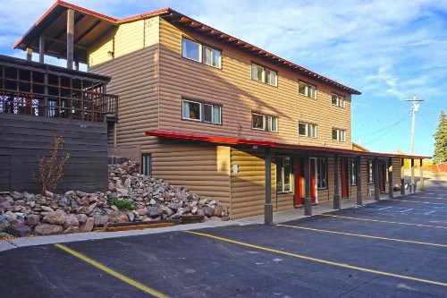 Four Seasons Lodge - image 6
