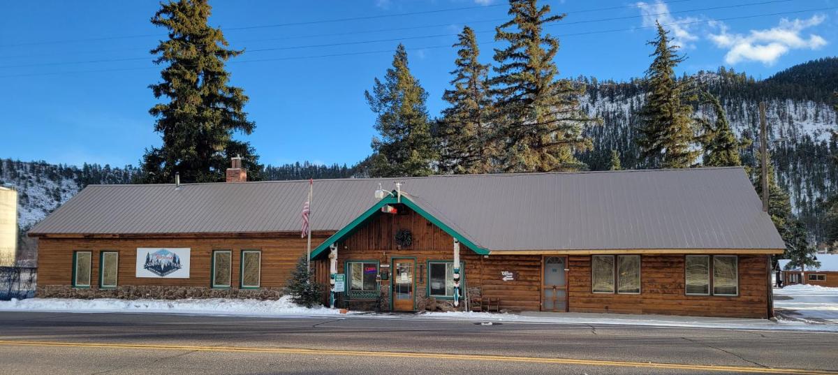 Chinook Cabins & RV Park - main image