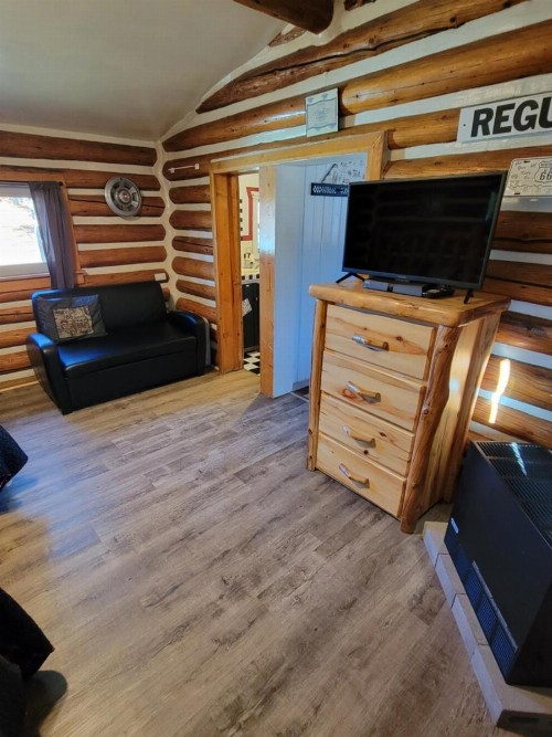 Chinook Cabins & RV Park - image 10