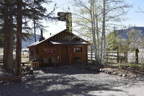 Chinook Cabins & RV Park - image 11