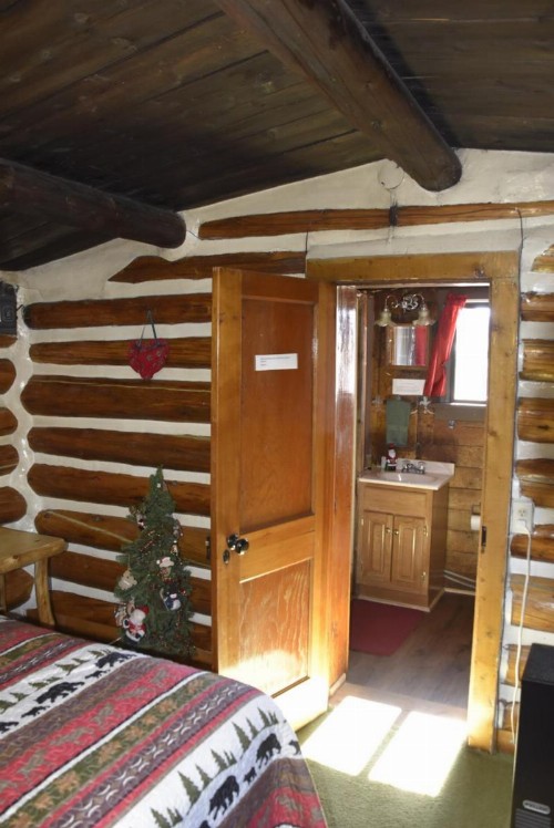 Chinook Cabins & RV Park - image 13