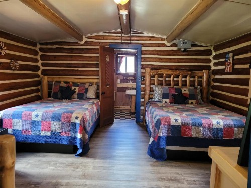 Chinook Cabins & RV Park - image 16