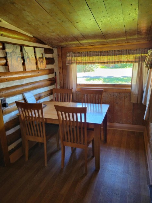 Chinook Cabins & RV Park - image 17