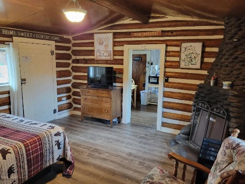 Chinook Cabins & RV Park - image 26