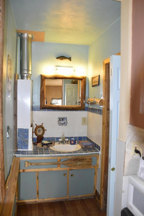 Chinook Cabins & RV Park - image 30