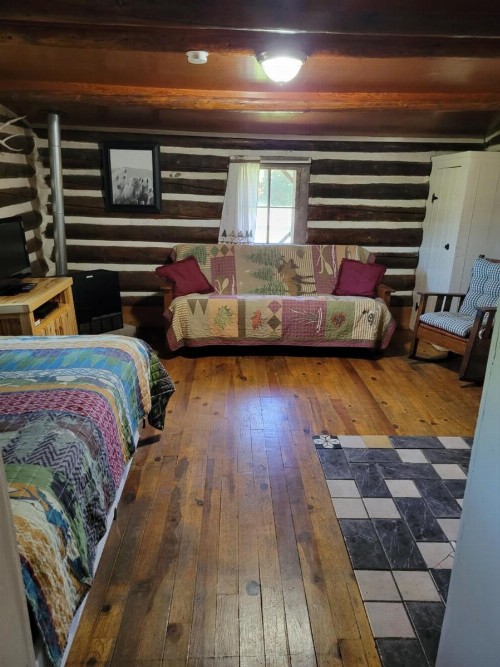 Chinook Cabins & RV Park - image 5