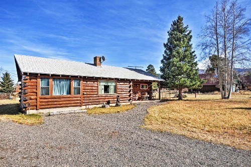 South Fork Log Cabin with Beautiful Mountain Views! - image 10