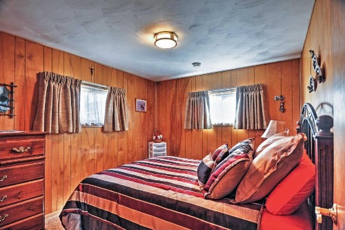 South Fork Log Cabin with Beautiful Mountain Views! - image 11