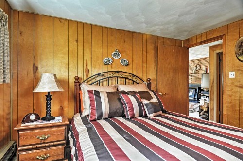 South Fork Log Cabin with Beautiful Mountain Views! - image 6