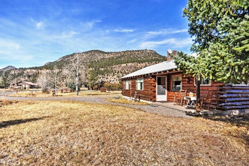 South Fork Log Cabin with Beautiful Mountain Views! - image 9