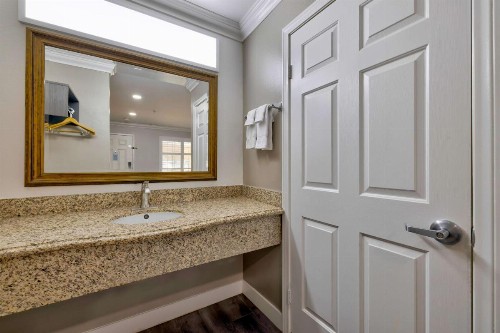 SureStay Hotel by Best Western South Gate - image 15